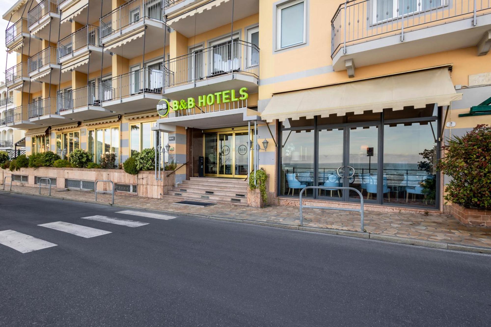 B&B Hotel Diano Marina Palace Exterior foto